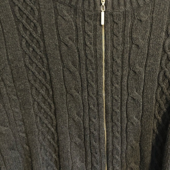 Vintage Gray Tommy Hilfiger Sweater - Picture 3 of 9